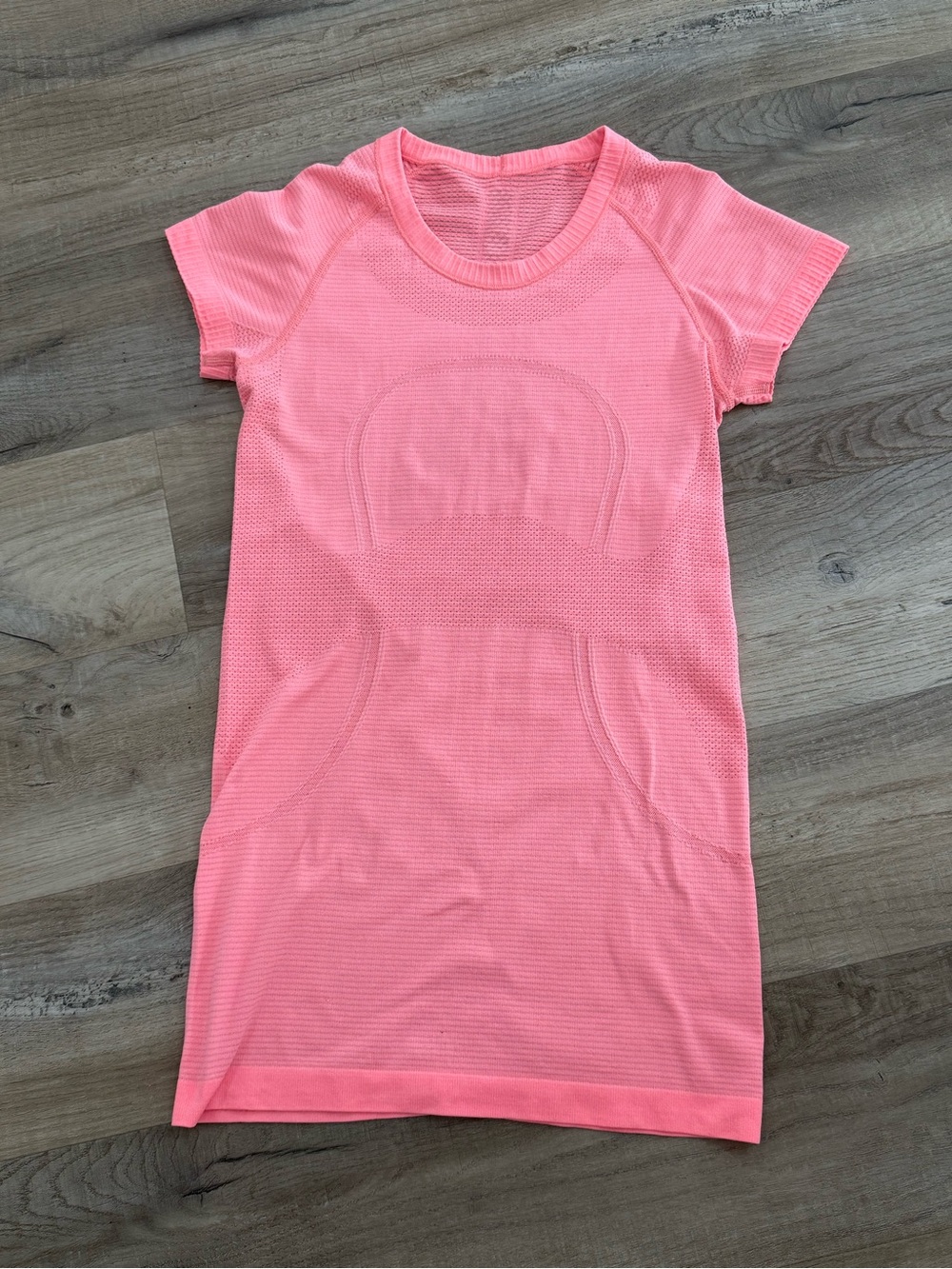Lululemon coral color swiftly tech short sleeve